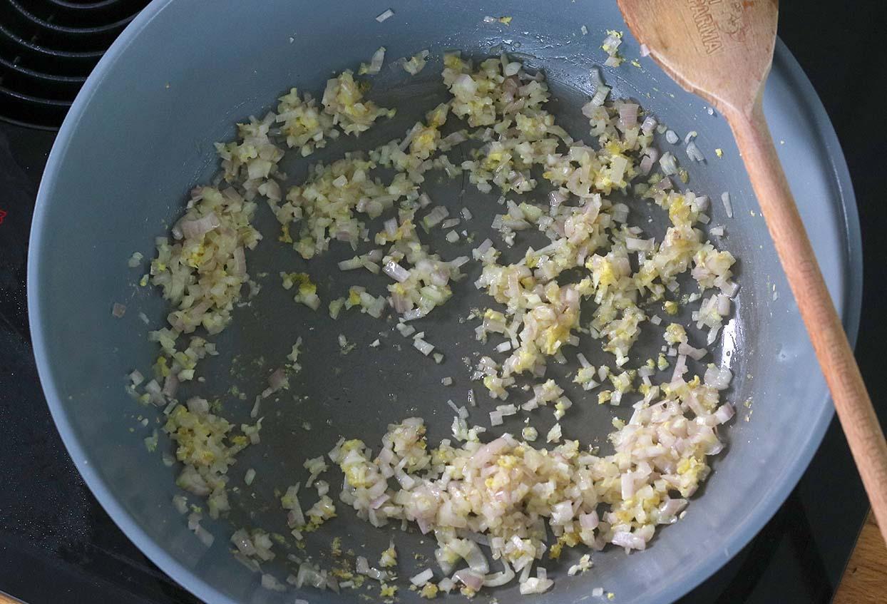 Pilze nach Thai-Art mit Mie Nudeln - Schritt 1
