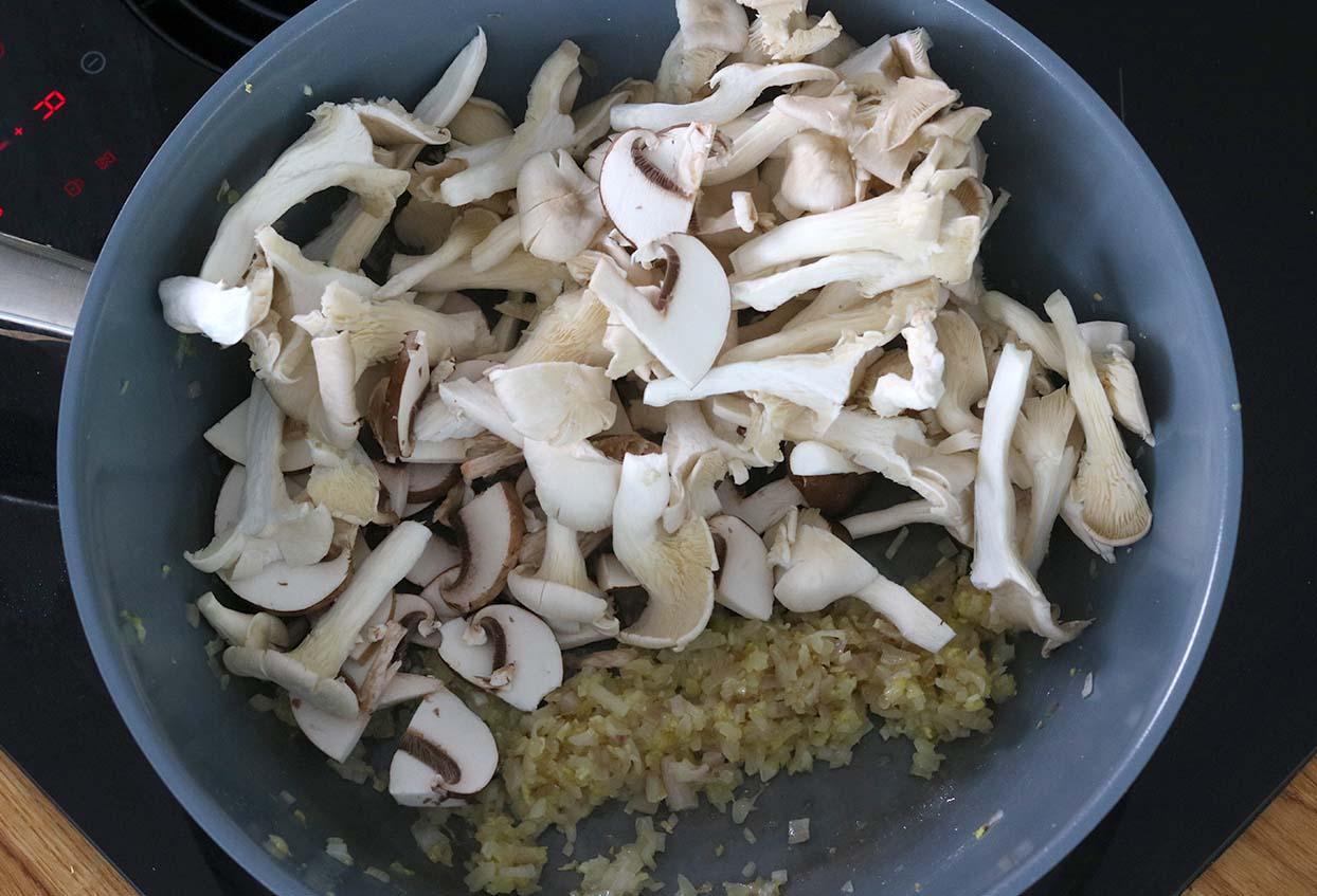 Pilze nach Thai-Art mit Mie Nudeln - Schritt 2