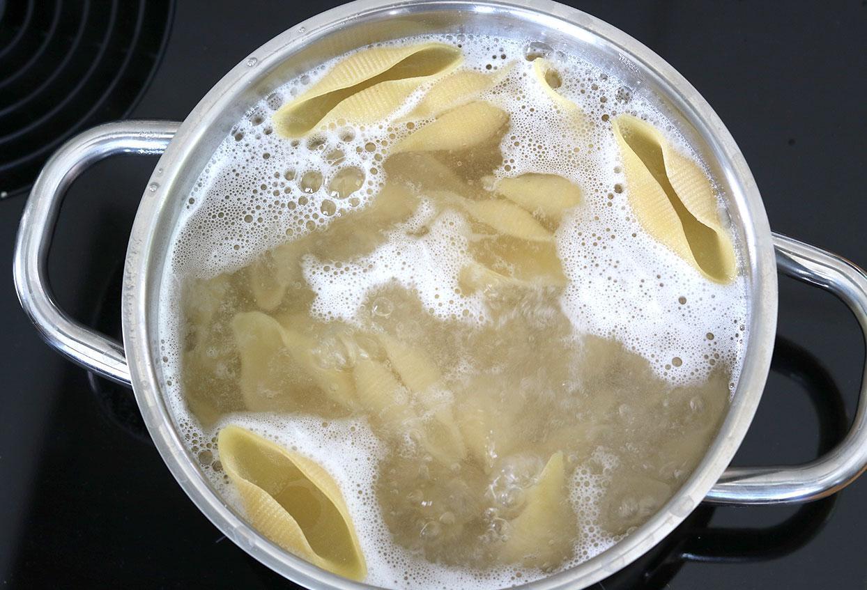 Muschelnudeln in cremiger Zitronen-Ricotta-Soße - Schritt 1