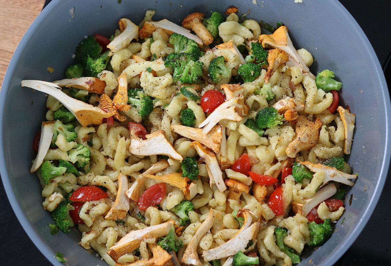 Pfifferlinge Spätzle-Pfanne - Schritt 3