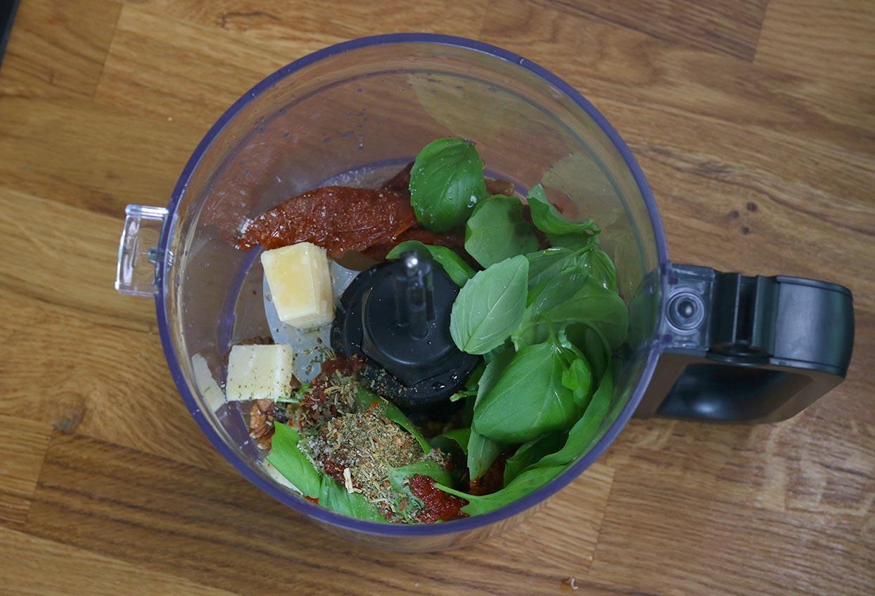 12 Minuten Gnocchi all'arrabbiata - Schritt 2