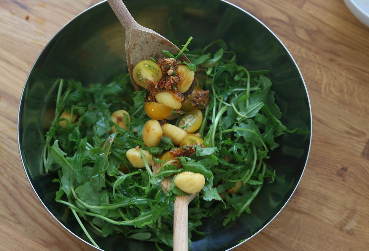 12 Minuten Gnocchi all'arrabbiata - Schritt 3