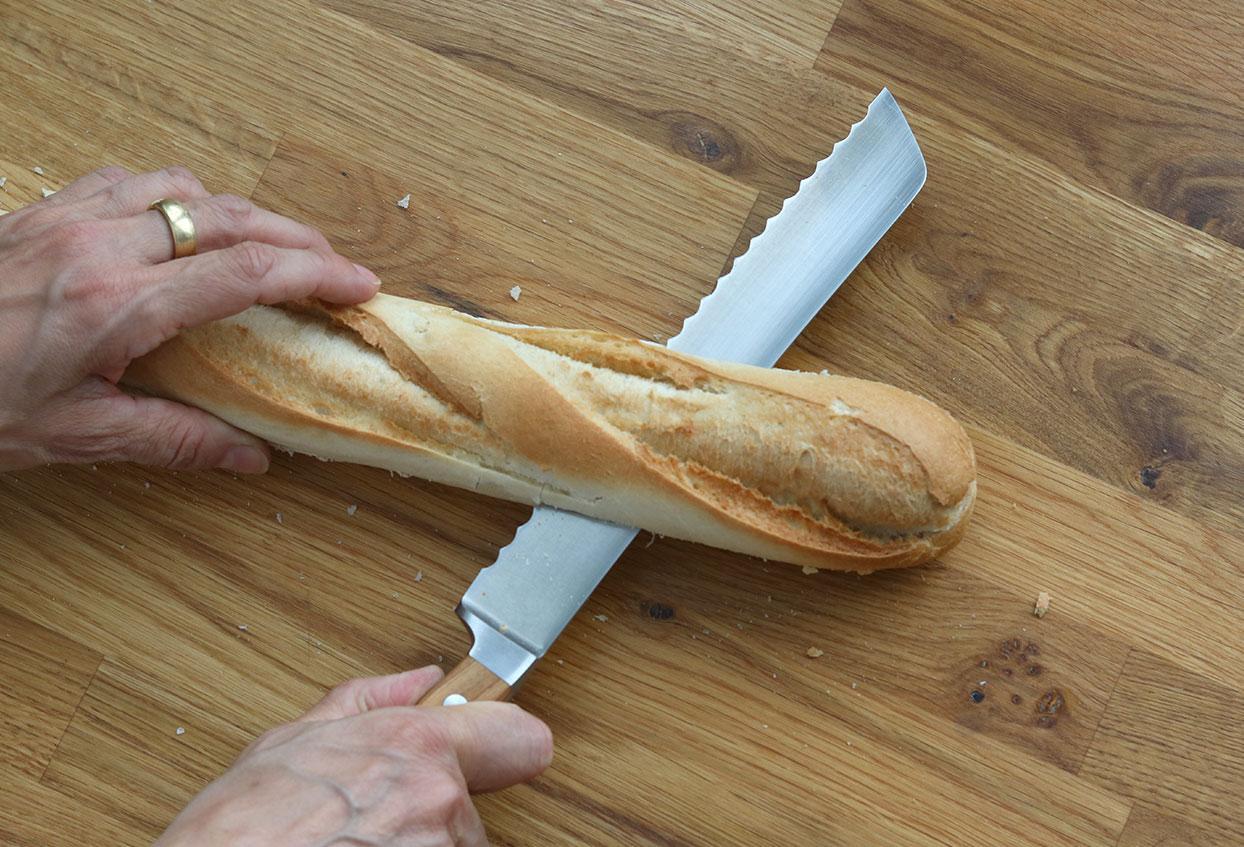 Schnelles Knoblauch-Parmesan-Kräuterbaguette - Schritt 1