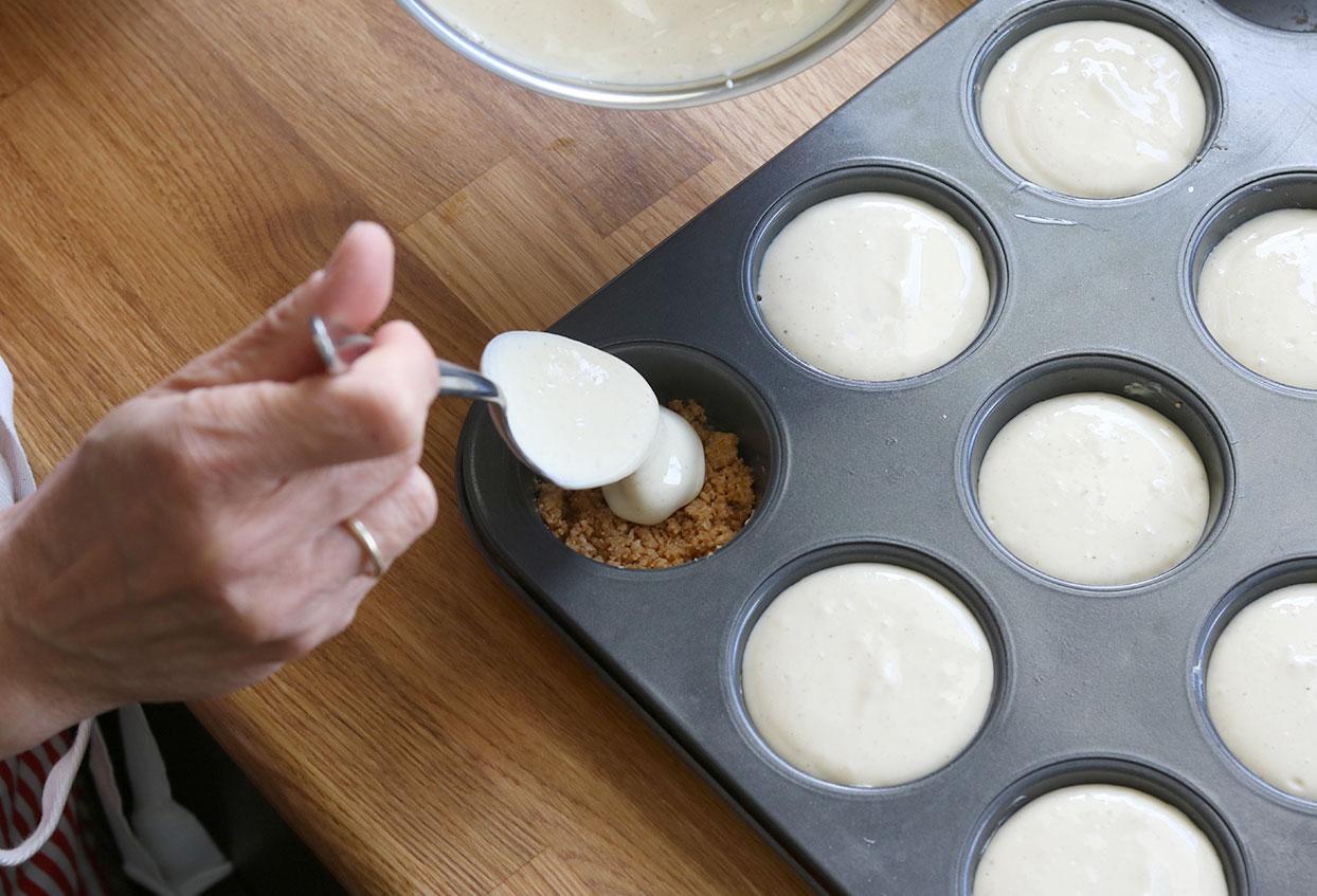 Erdbeeren-Cheesecake-Muffins - Schritt 5