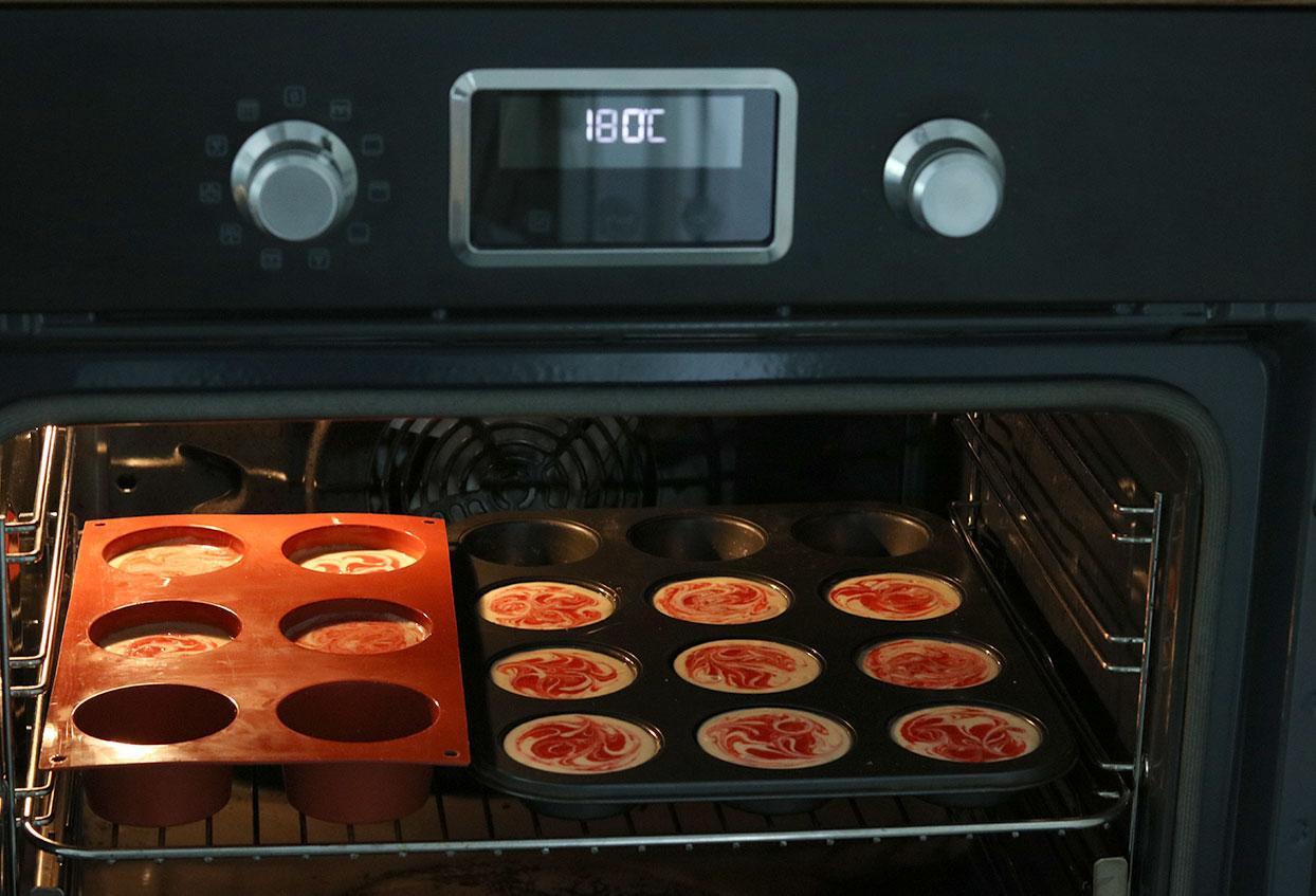 Erdbeeren-Cheesecake-Muffins - Schritt 7