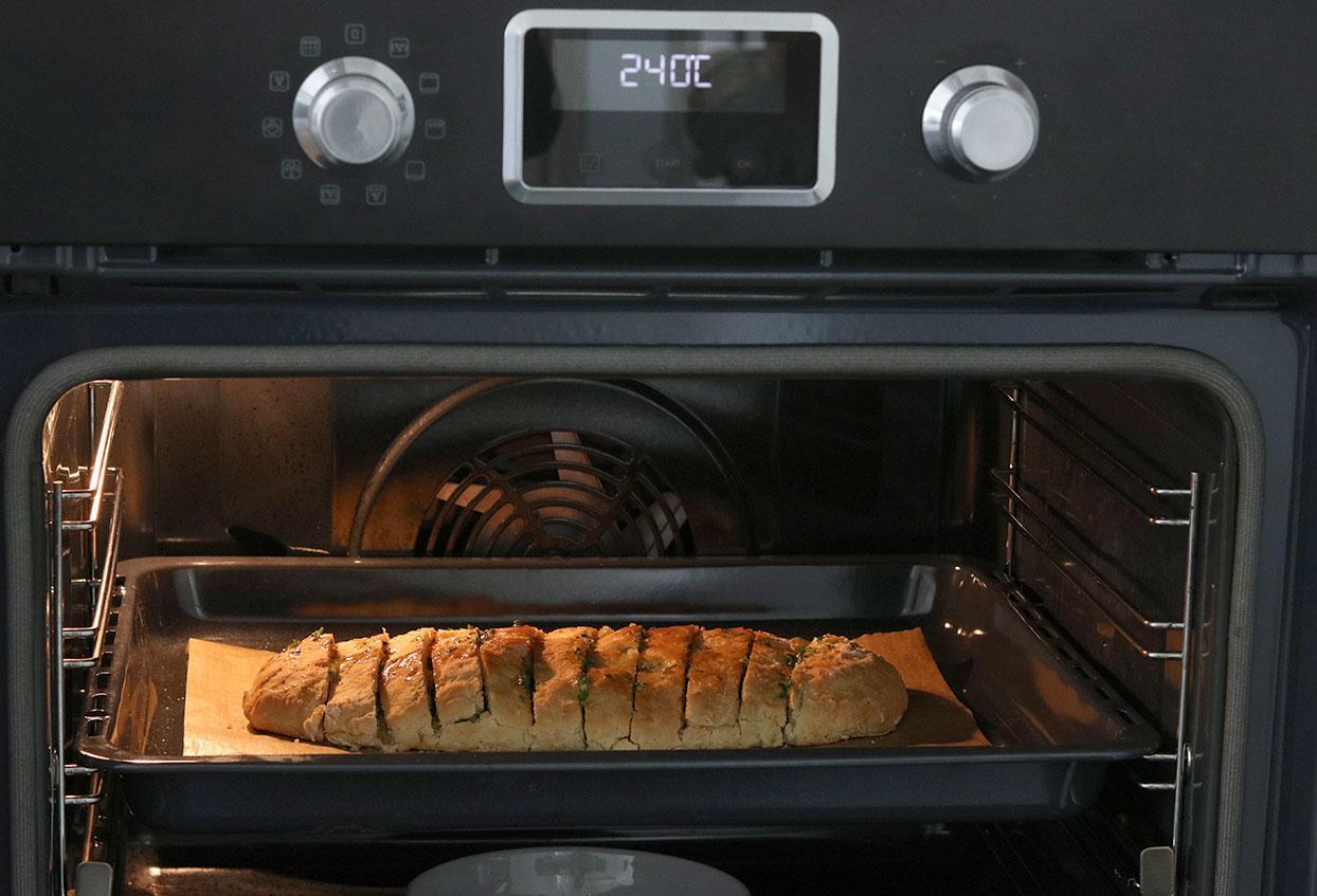 Selbstgemachtes Kräuterbaguette - Schritt 9