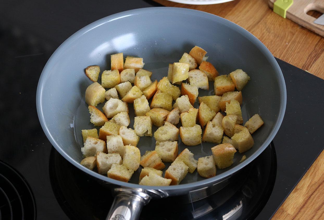 Grüner Spargel Caesar Salat Stil - Schritt 4