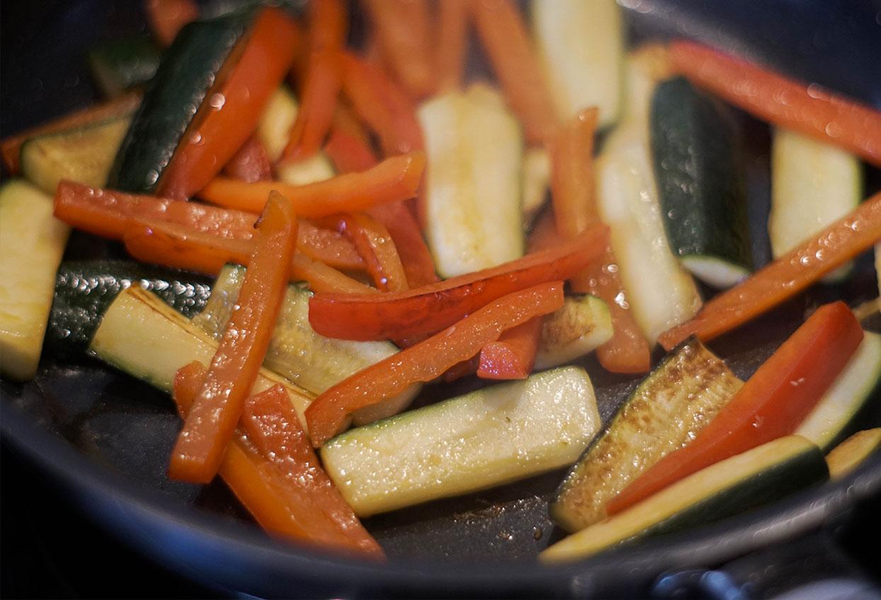 Cremige Erdnuss Mie Nudeln (vegan) - Schritt 3