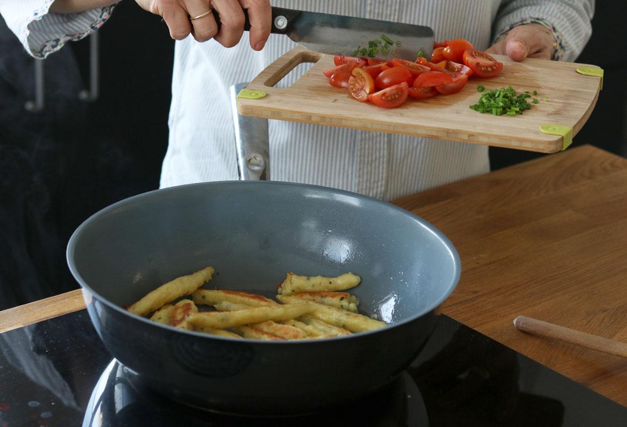 Topfennudeln mit Bergkäse und Tomaten - Schritt 9