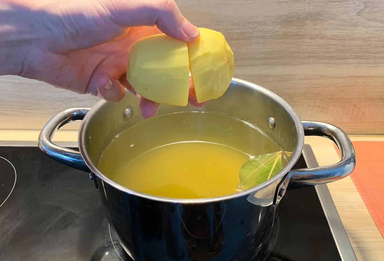 Schtschi (Russische Kohlsuppe) - Schritt 3