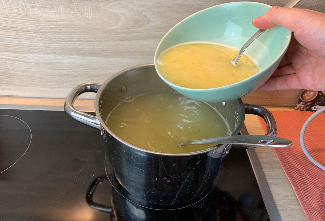 Schtschi (Russische Kohlsuppe) - Schritt 9