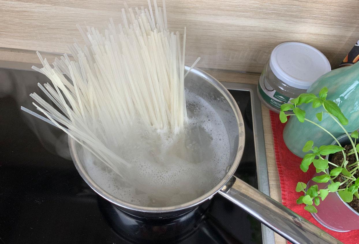 Easy Shrimp Pad Thai - Schritt 2