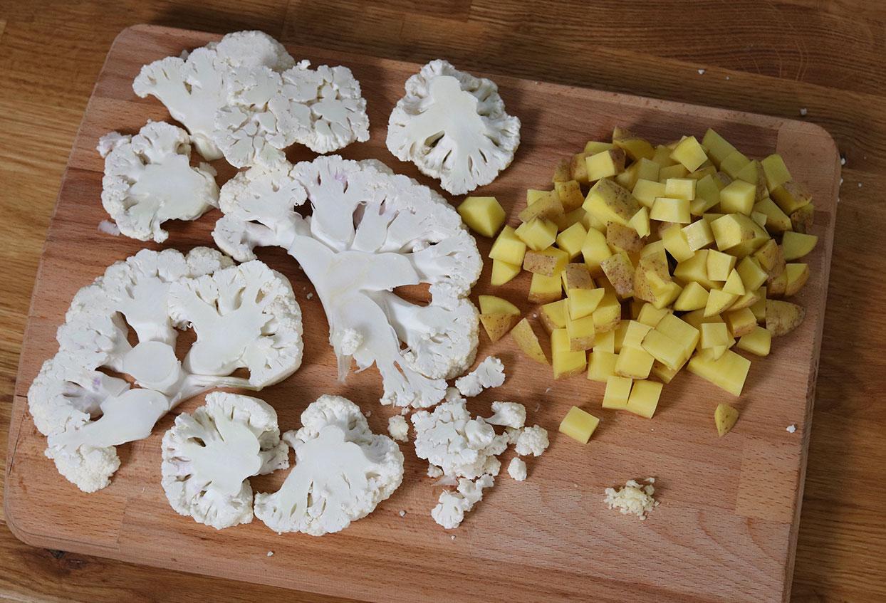 Curry Blumenkohl-Kartoffel-Pfanne - Schritt 1