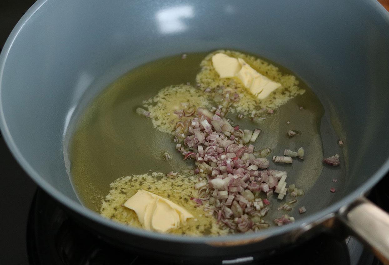 Cremige Tomaten-Gin Pasta - Schritt 2