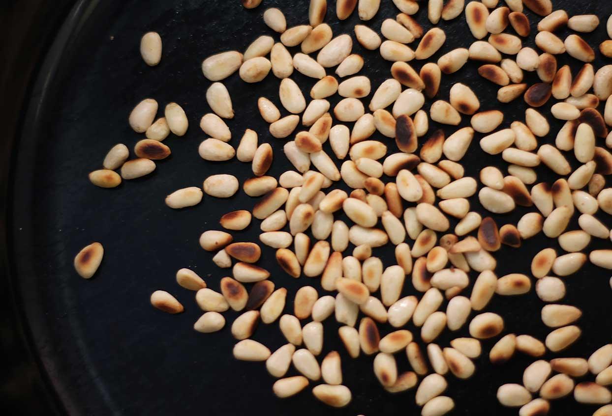 Brokkoli-Erbsen Risotto mit Pinienkernen - Schritt 8