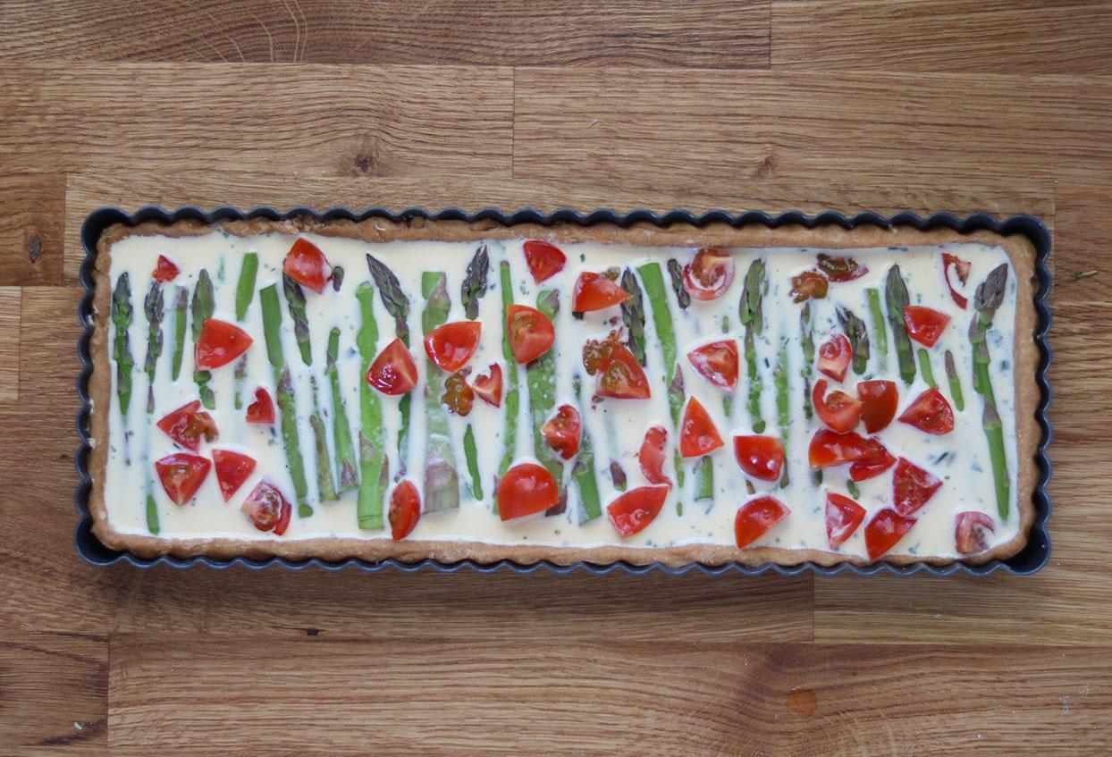 Vegetarische Spargel-Quiche mit Tomaten - Schritt 6