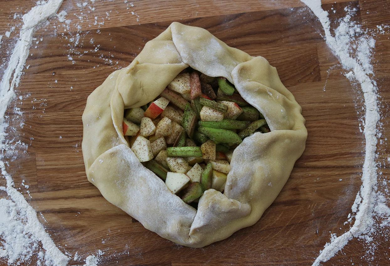 Vegane Tarte Rustique mit Rhabarber und Apfel - Schritt 7