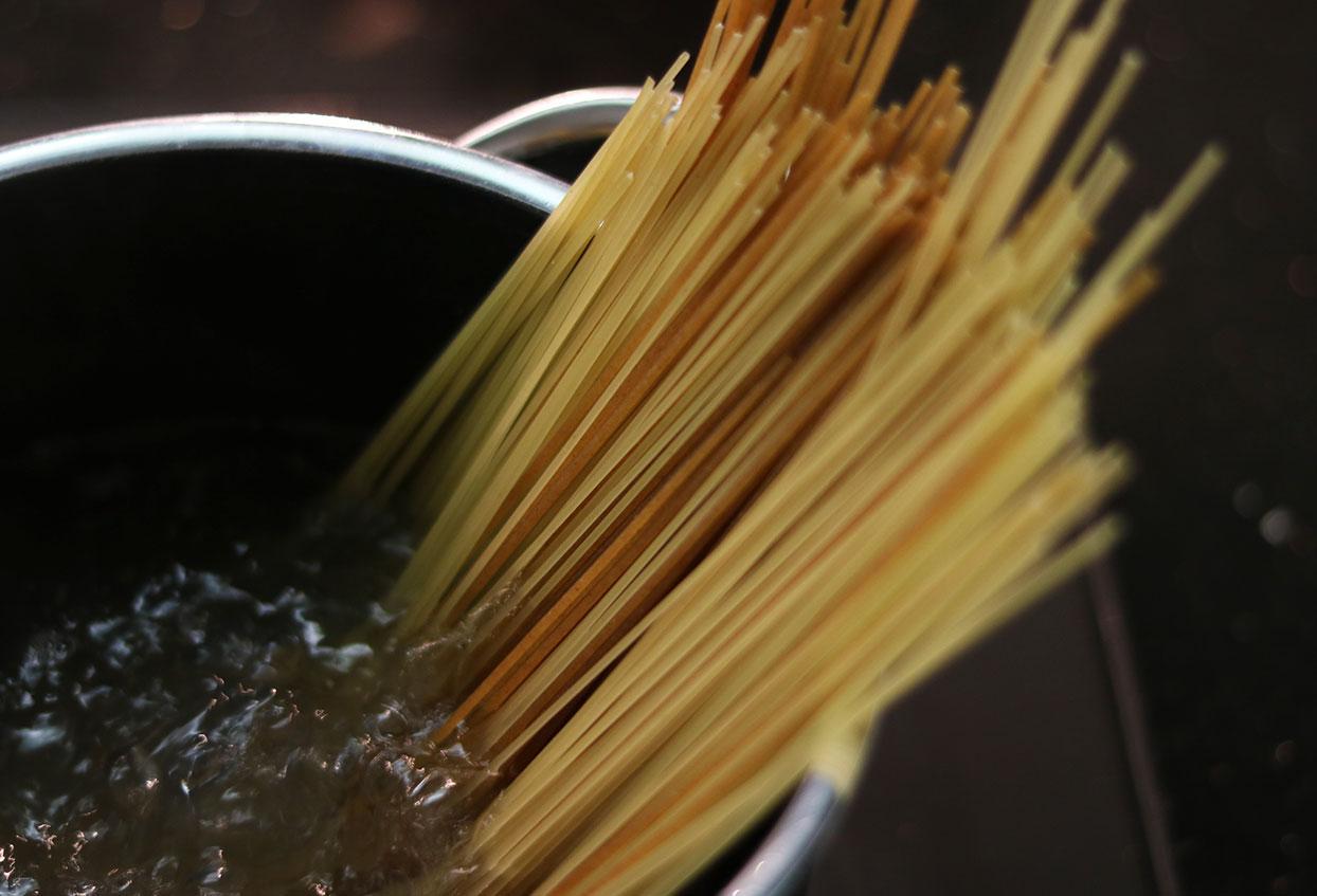 3 Zutaten Sparfuchs-Pasta - Schritt 1