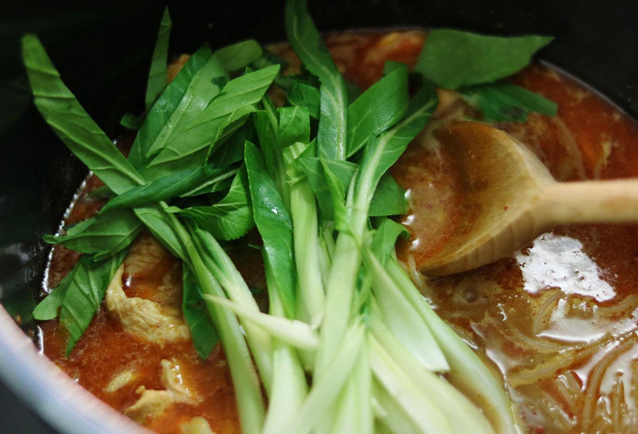 Rote Thai-Curry-Suppe (mega lecker) - Schritt 11