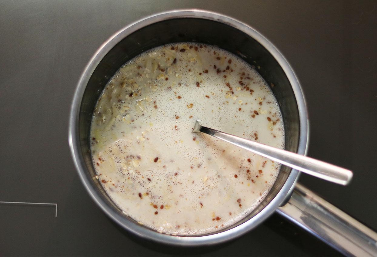 Himbeer Porridge mit Mandelmus Topping - Schritt 1