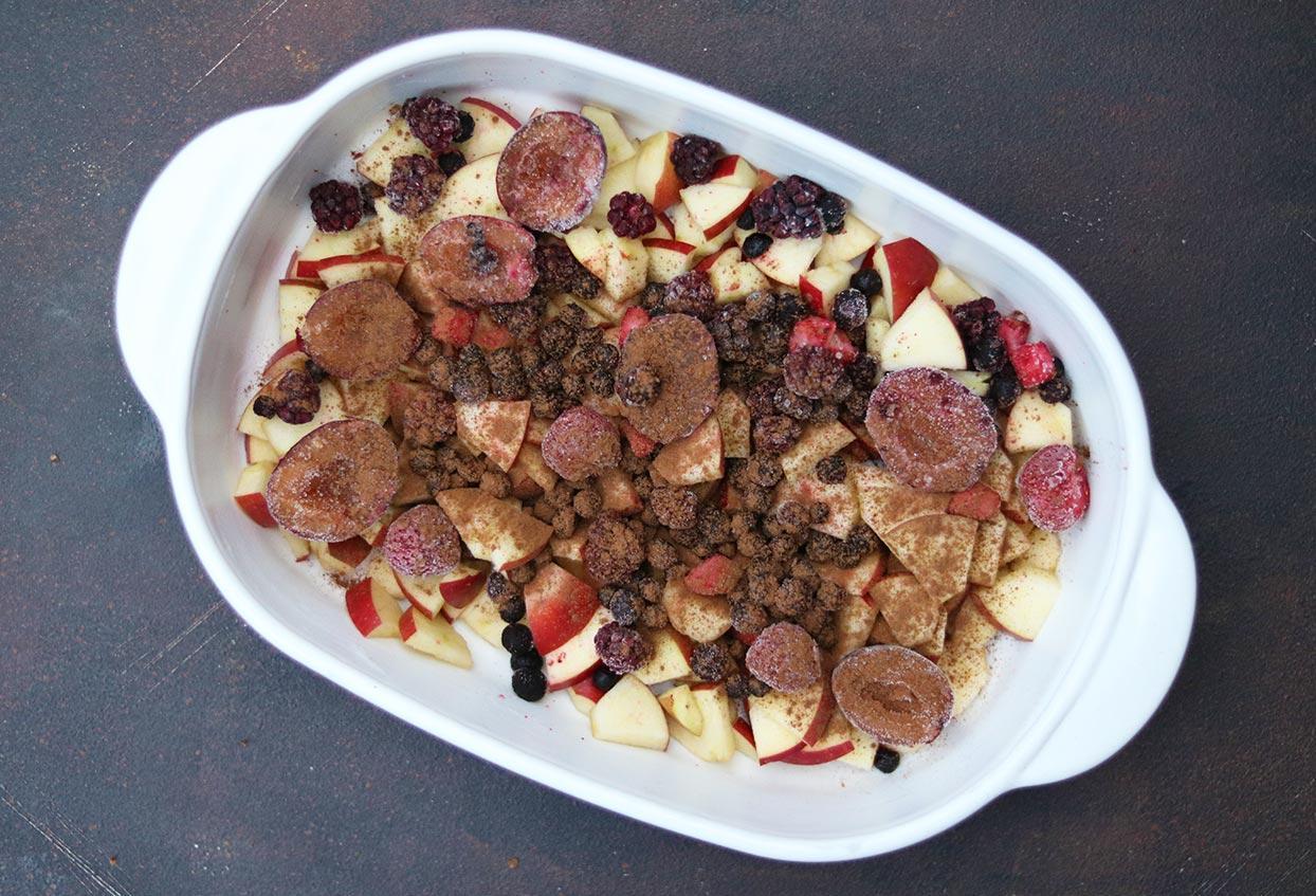 Weihnachtlicher Apfel-Beeren-Crumble - Schritt 2
