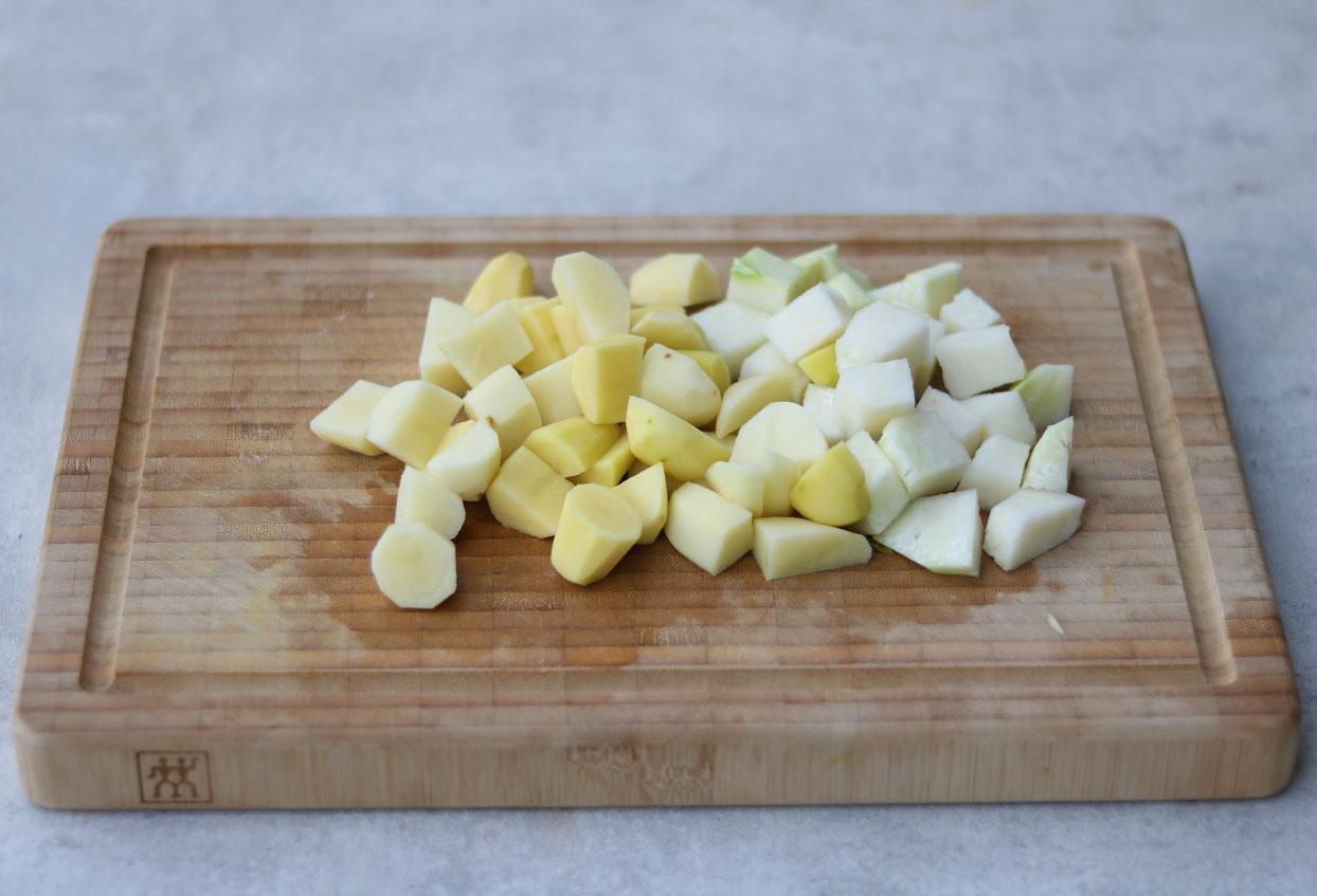 Schnelle Kartoffel-Kohlrabi-Suppe - Schritt 1