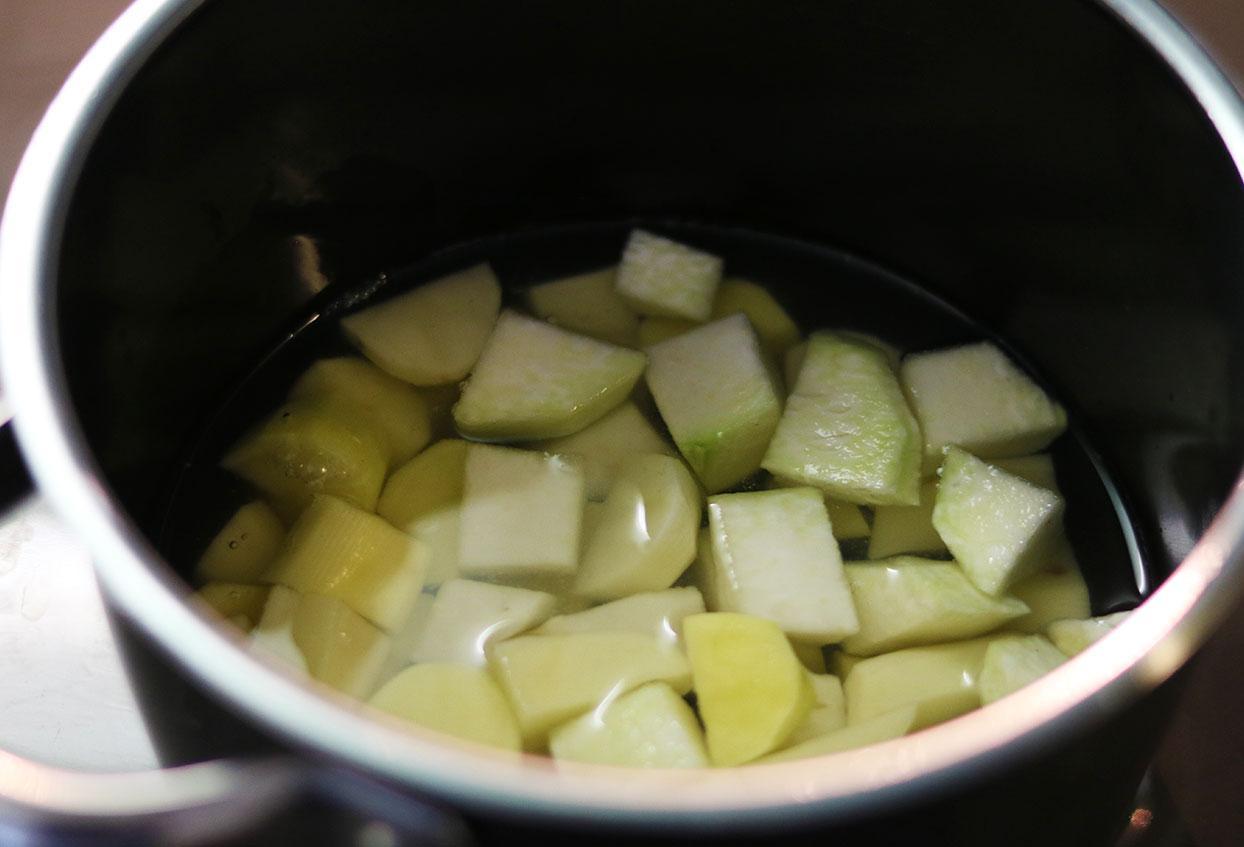 Schnelle Kartoffel-Kohlrabi-Suppe - Schritt 2