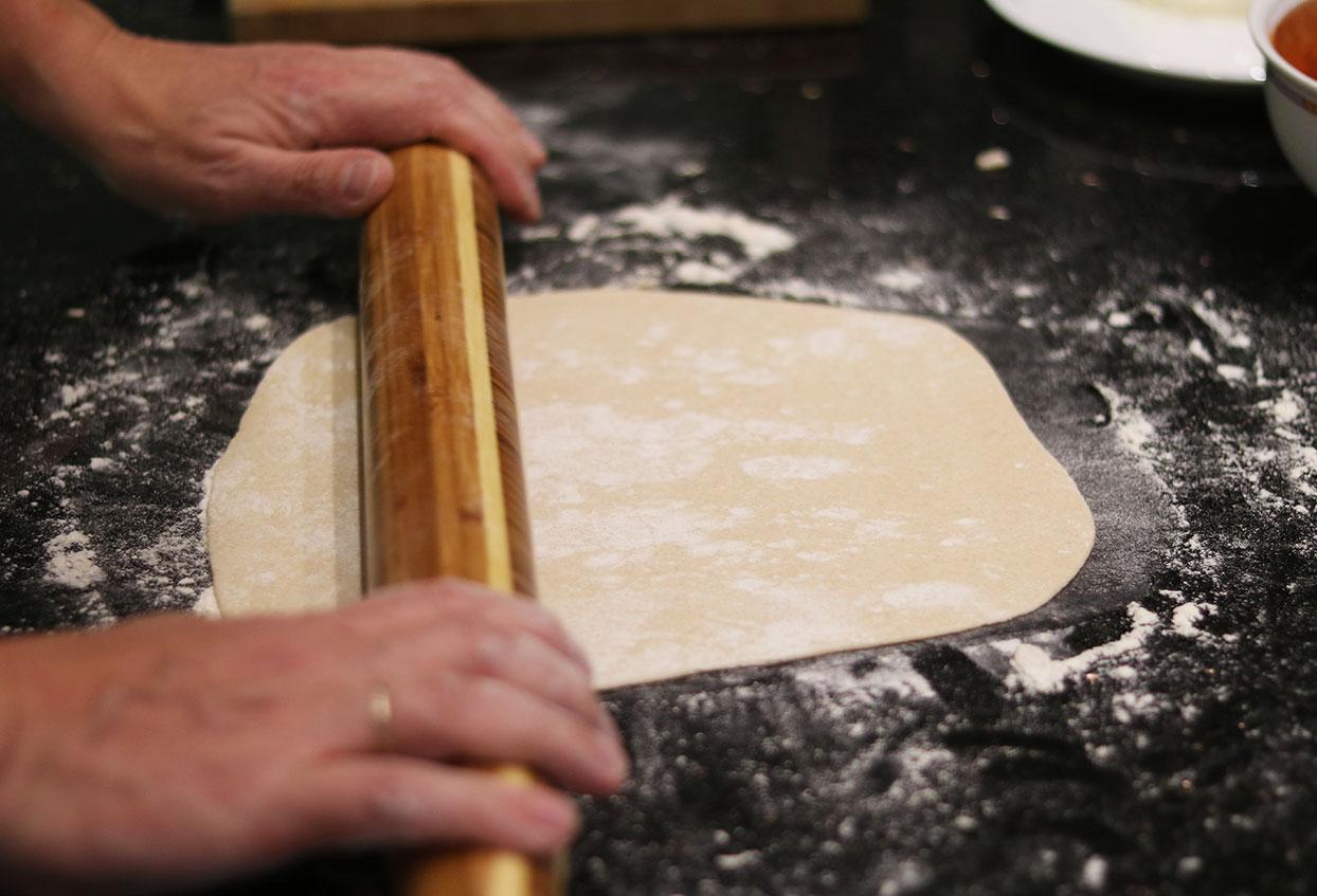 Schneller Pizzateig und Tomatensoße #basisrezept - Schritt 8