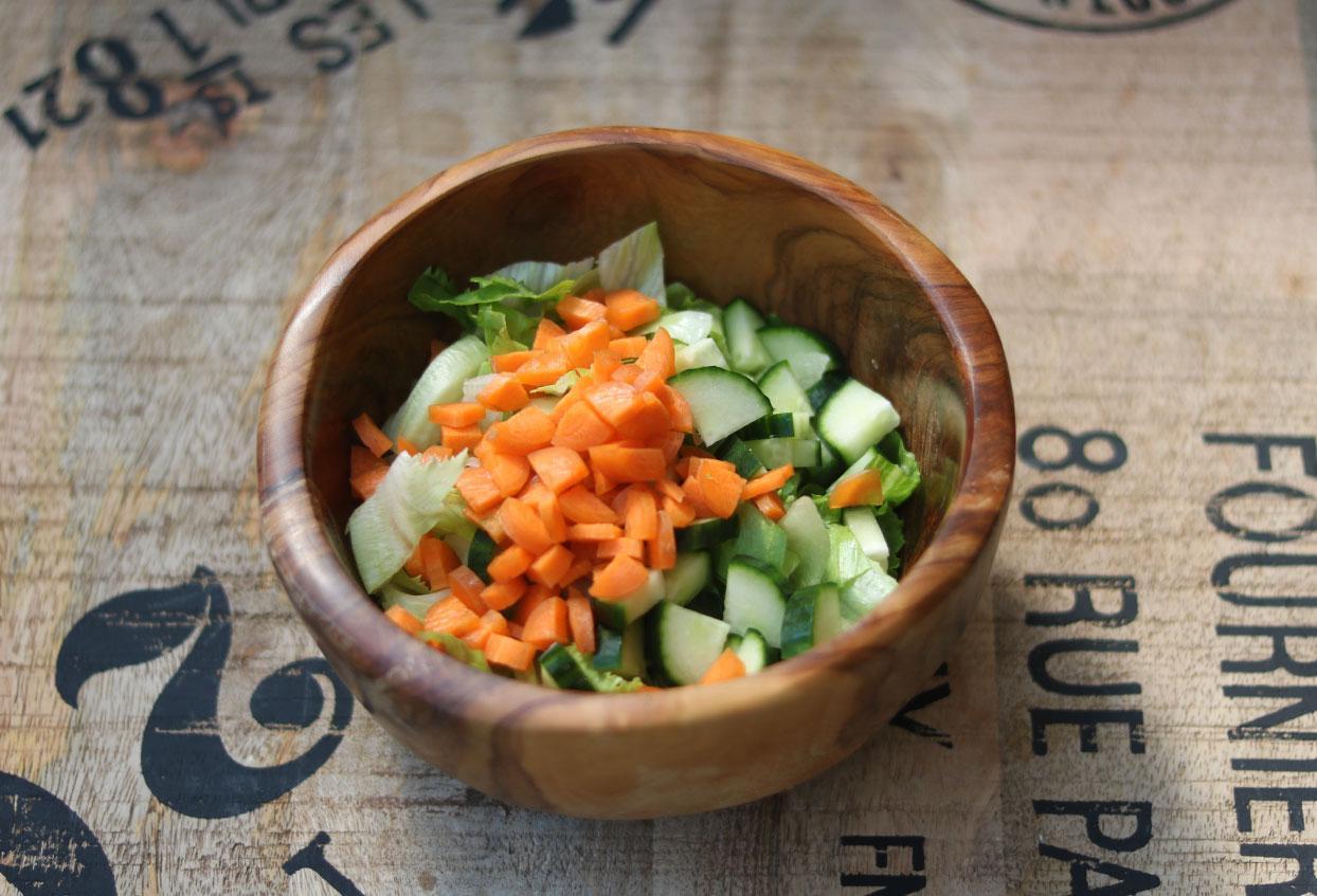 Reste-Salat mit gerösteten Erdnüssen - Schritt 2
