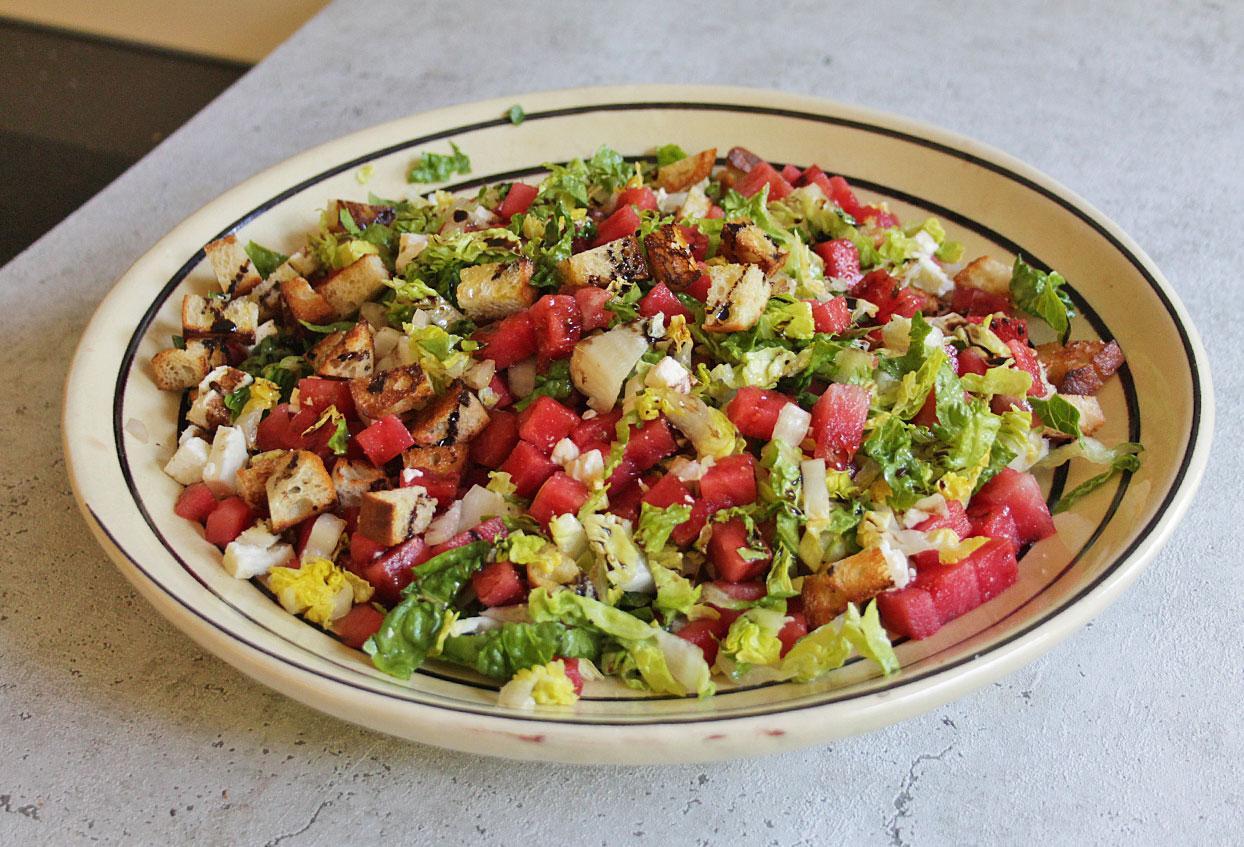 Fruchtiger Foodoholic Brotsalat aus mit Brot - Schritt 7