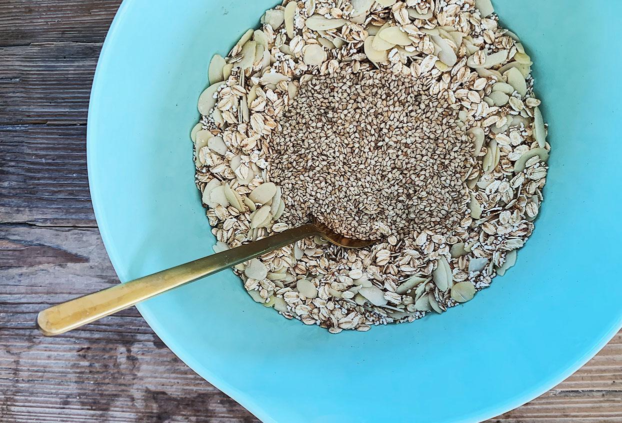 Schokoladiges Mandel-Sesam-Granola - Schritt 1