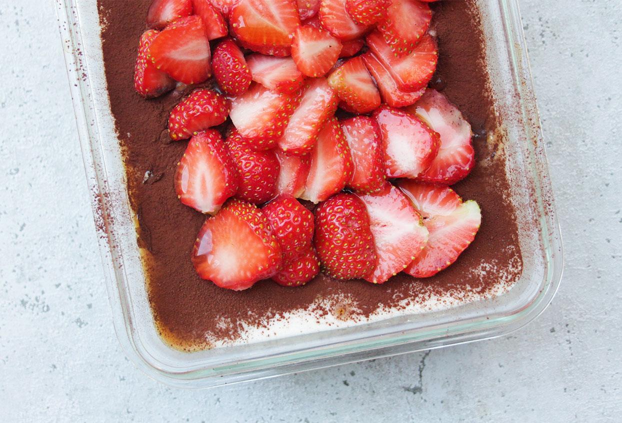 Veganes Erdbeeren Tiramisu mit Ahornsirup - Schritt 11