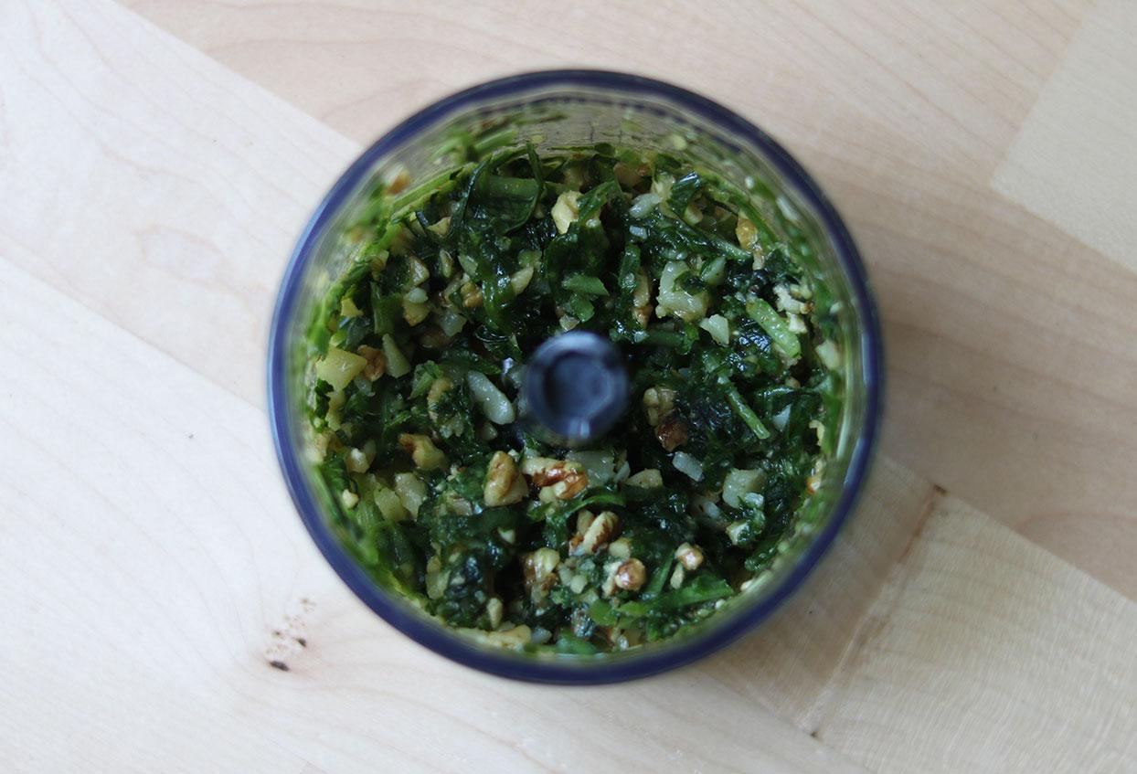 Saisonales Bärlauchpesto mit Walnüssen - Schritt 2
