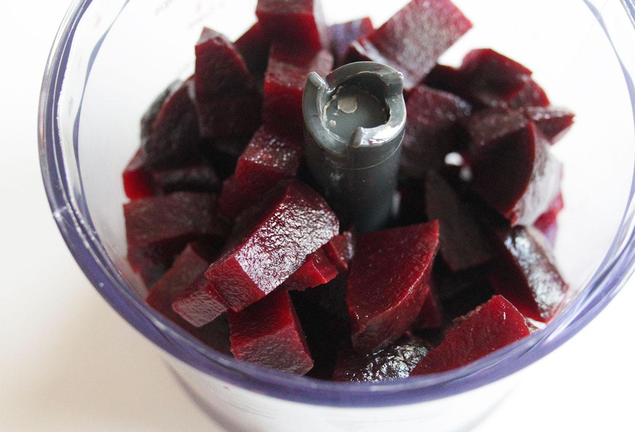 Saftiges Rote Bete-Walnuss-Brot - Schritt 1