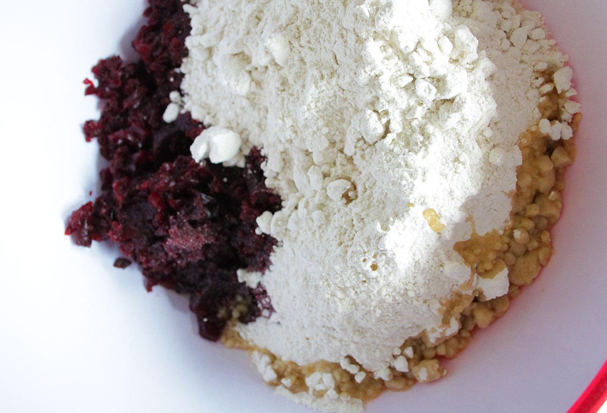 Saftiges Rote Bete-Walnuss-Brot - Schritt 2