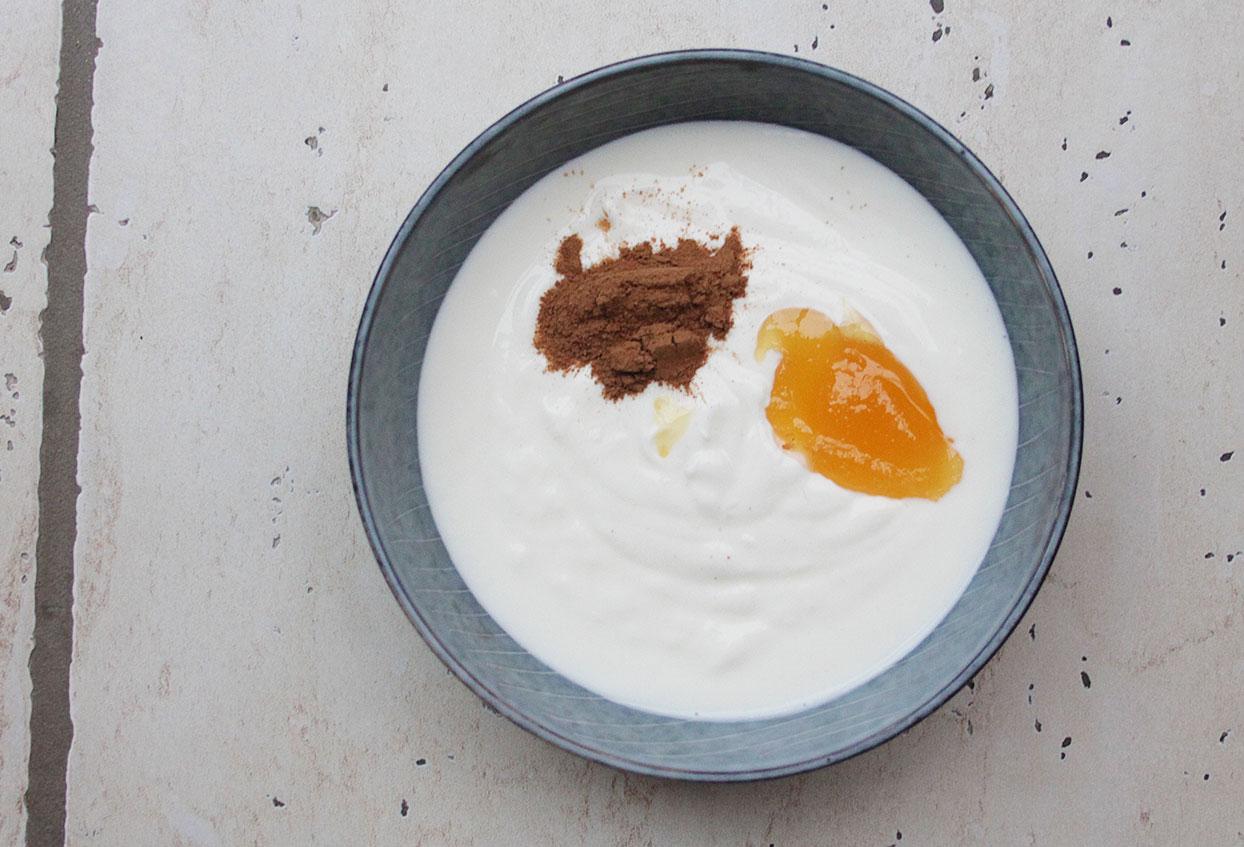 4-Zutaten-Zimt-Joghurt-Frühstück mit Blaubeeren - Schritt 1