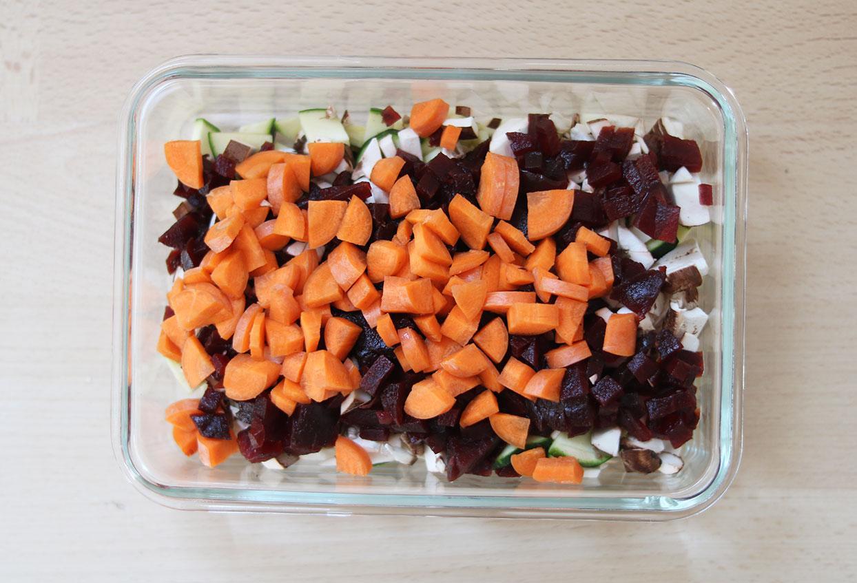 Rohkostsalat mit Feta-Käse und gekochtem Ei - Schritt 3