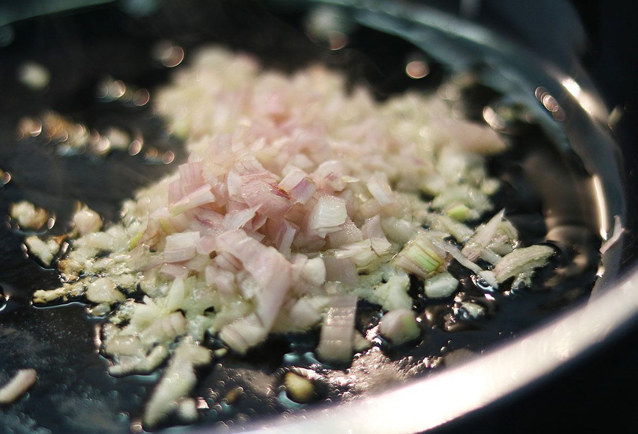 Schnelles Erbsen-Curry mit Bio-Huhn - Schritt 2