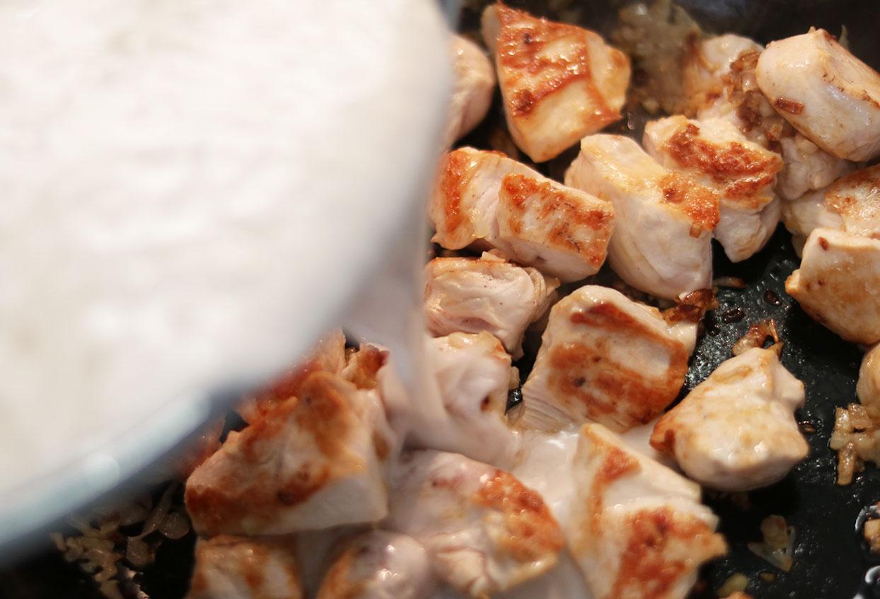Schnelles Erbsen-Curry mit Bio-Huhn - Schritt 4