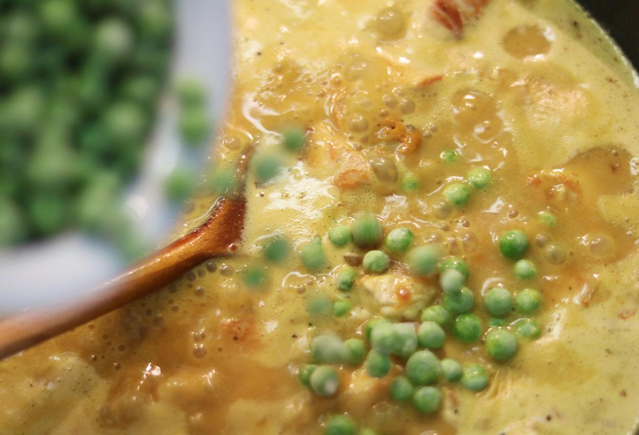 Schnelles Erbsen-Curry mit Bio-Huhn - Schritt 6