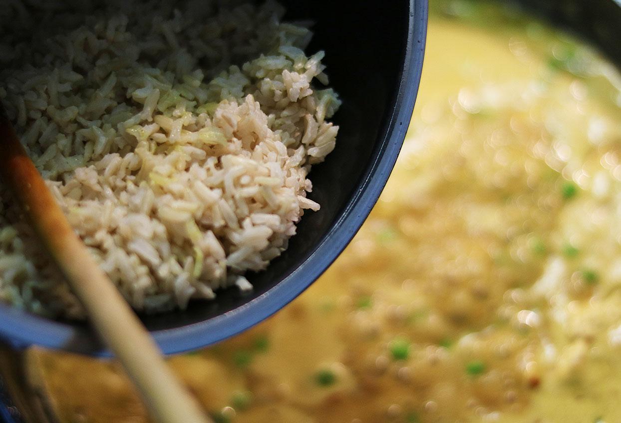Schnelles Erbsen-Curry mit Bio-Huhn - Schritt 7