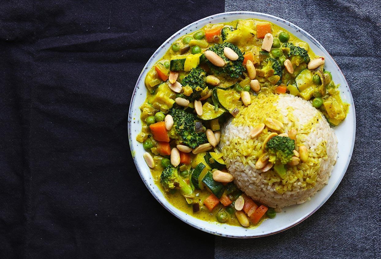Grünes Thai-Curry mit Vollkornreis und Erdnüssen - Schritt 6