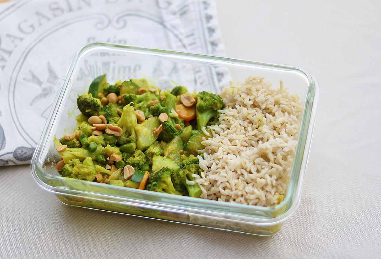 Grünes Thai-Curry mit Vollkornreis und Erdnüssen to-go - Schritt 6