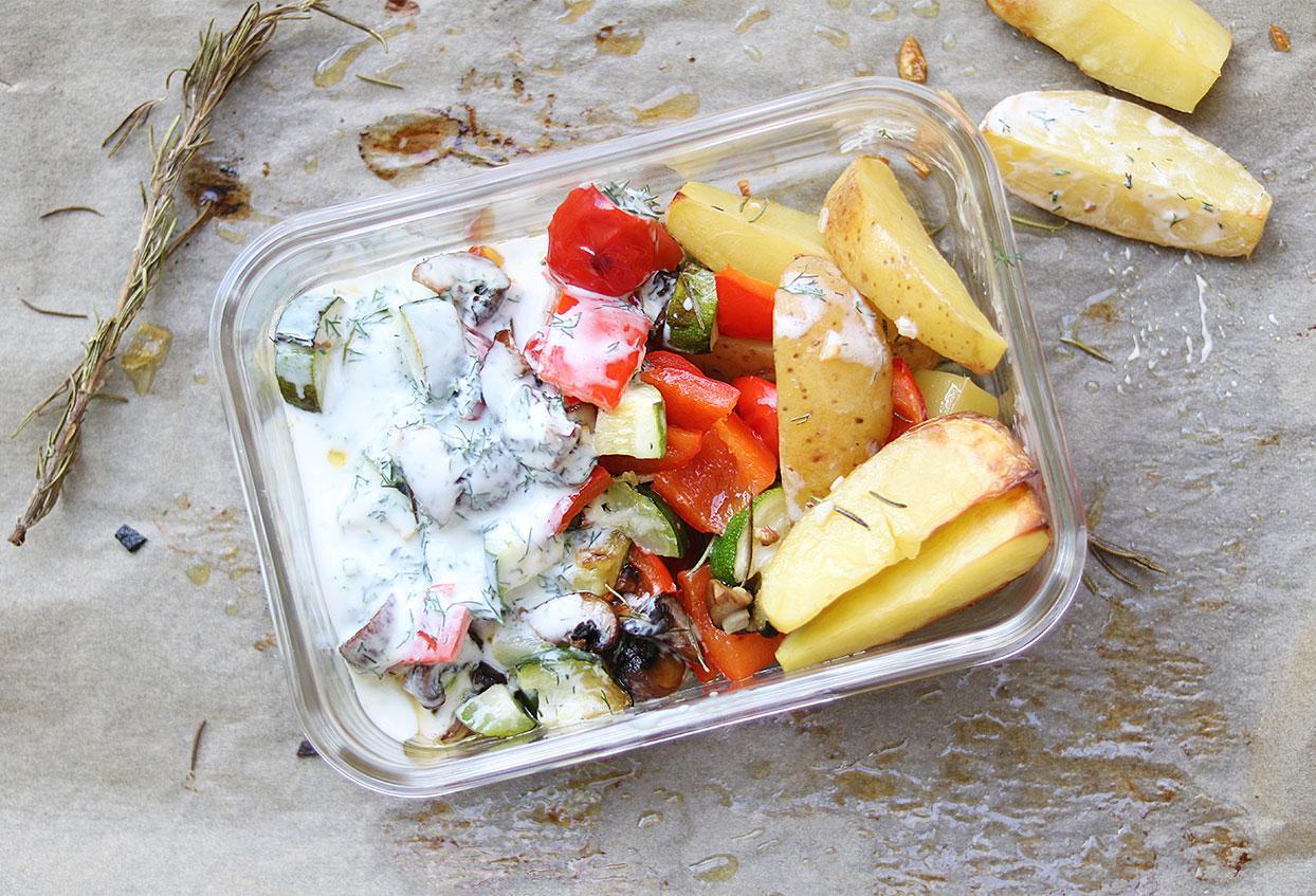 Mediterranes Ofengemüse mit einem Joghurt-Zitronen-Dill-Dressing to go - Schritt 4