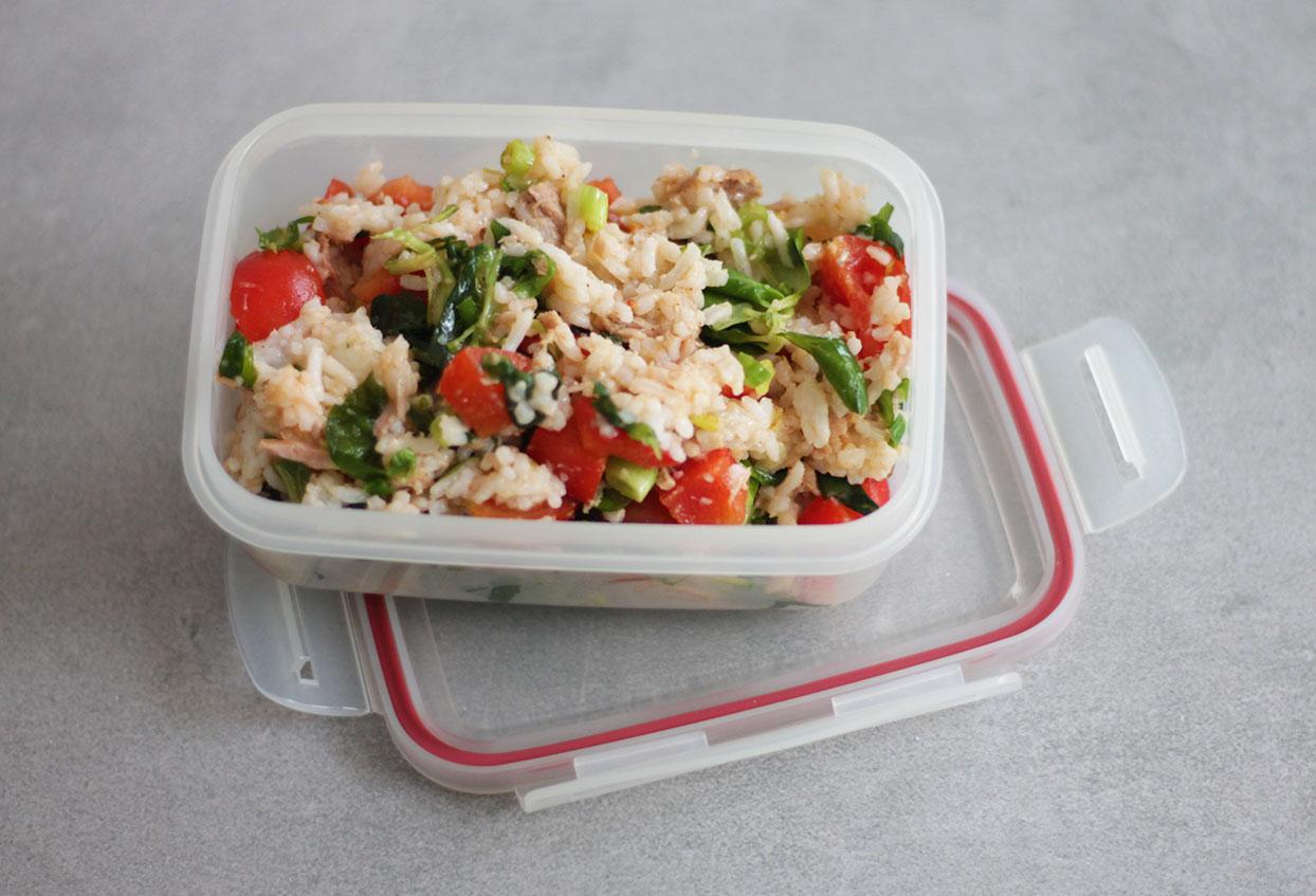 Vollkornreissalat mit Thunfisch und Cherry-Tomaten to-go - Schritt 6