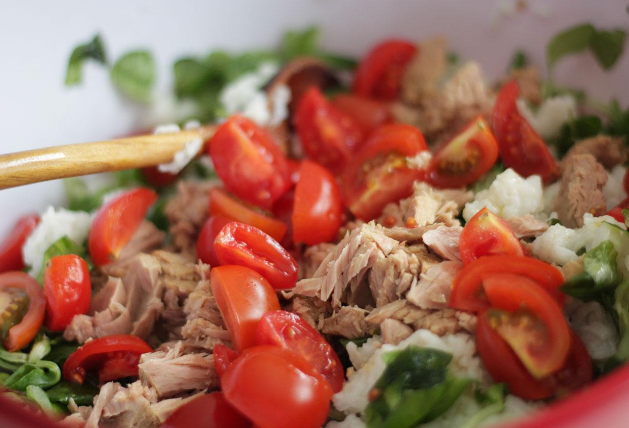 Vollkornreissalat mit Thunfisch und Cherry-Tomaten - Schritt 4