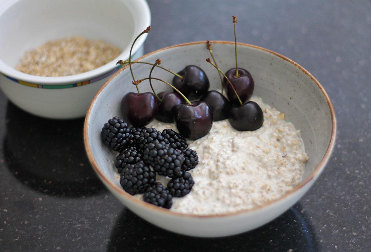 Cremiges Haferflocken-Naturjoghurt-Frühstück - Schritt 3