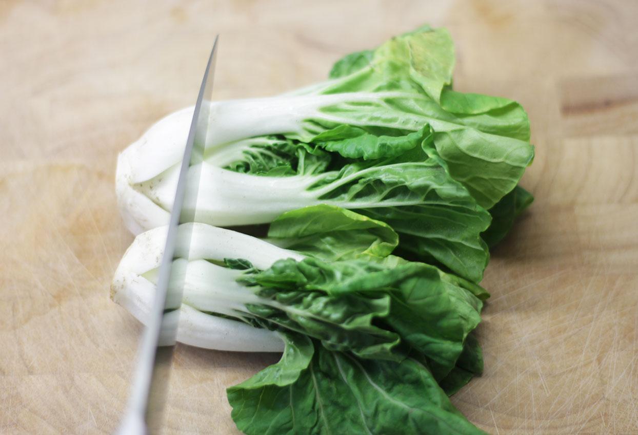 Pak Choi mit Karotten und feinen Rindfleischstreifen - Schritt 1
