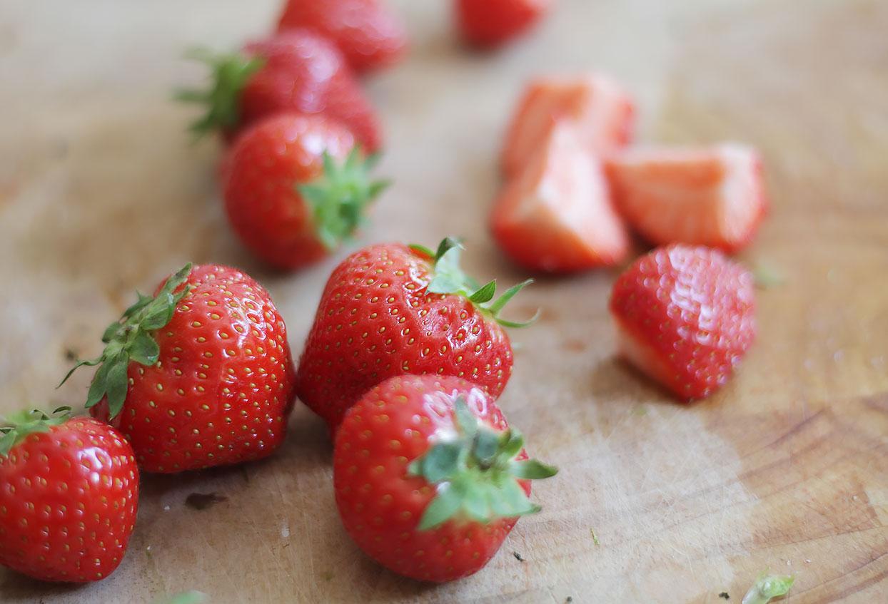 Erdbeeren-Minz-Naturjoghurt-Frühstück - Schritt 2