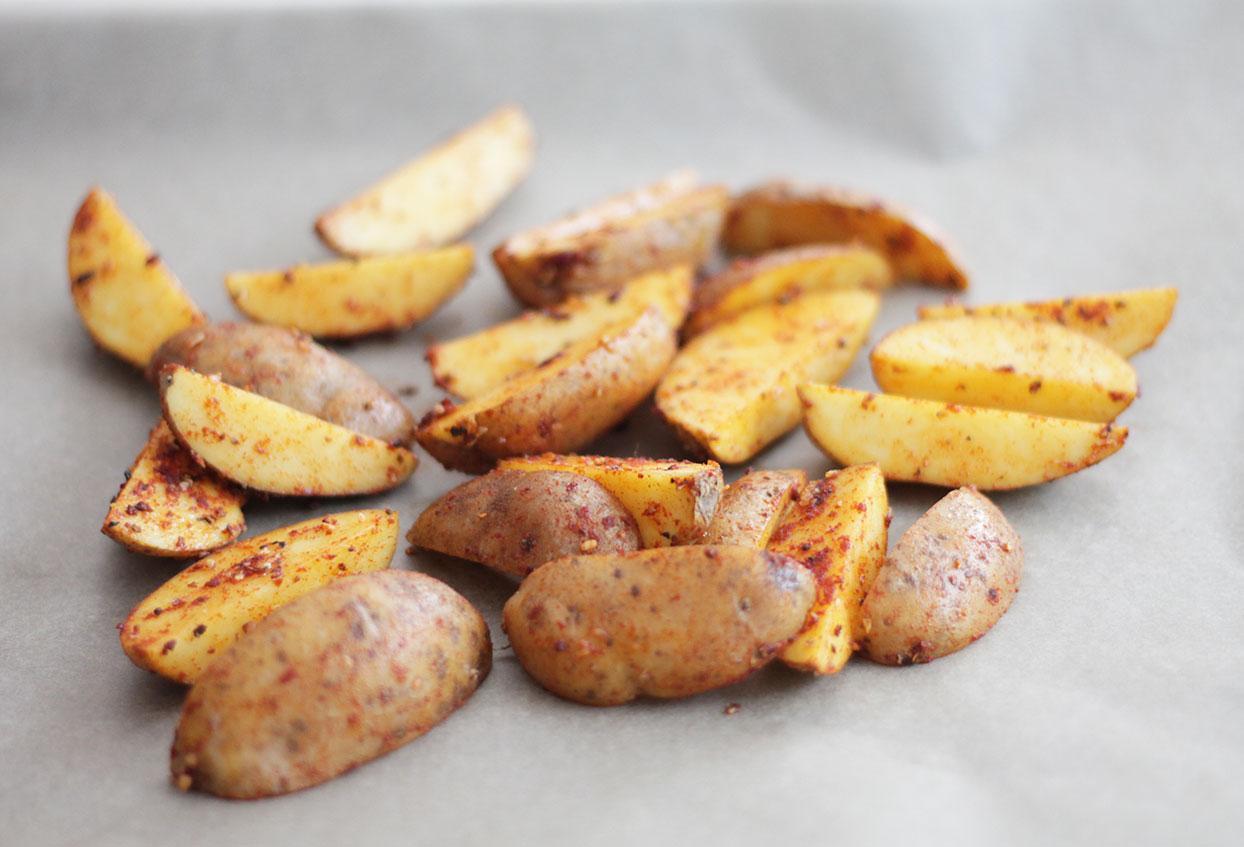 Kartoffelwedges mit knackigem Salat und aromatischem Kabeljau - Schritt 2